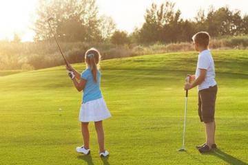 Những điều bố mẹ nên biết khi tìm khóa học golf cho trẻ