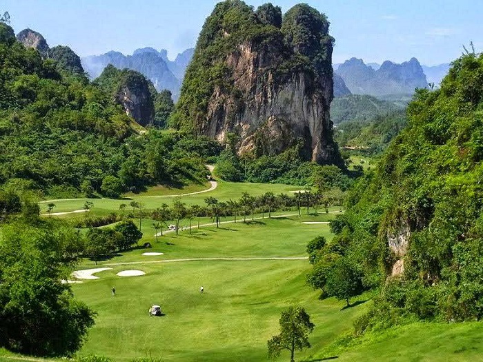 Sân golf Phoenix Golf and Resort Hòa Bình - sân golf lớn nhất Việt Nam