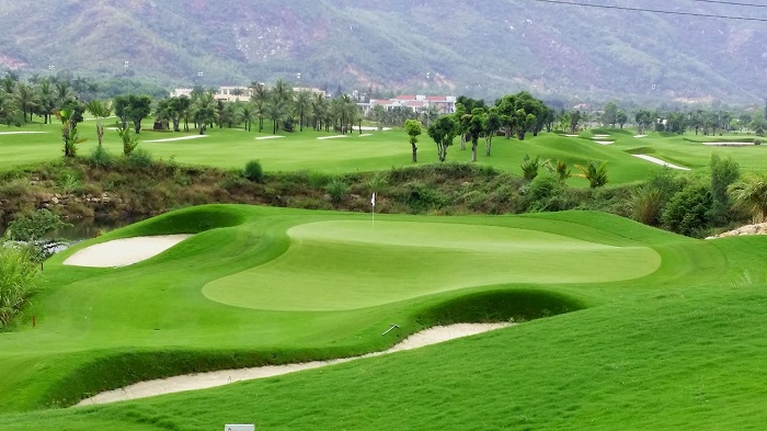Sân golf Diamond Bay Nha Trang - sân golf ở Khánh Hòa