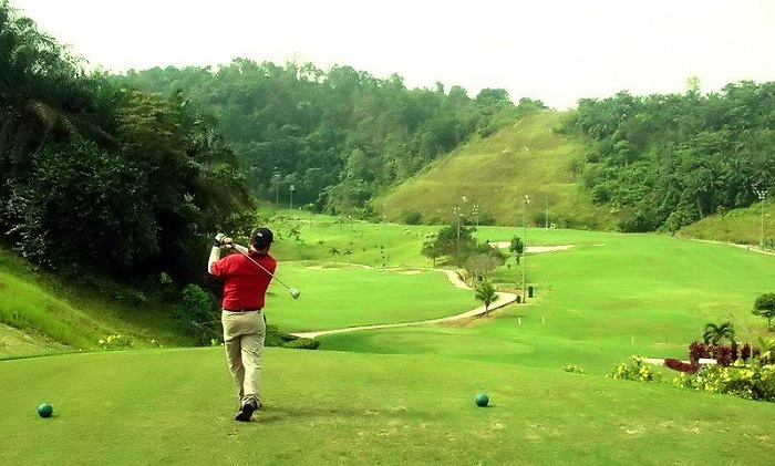sân golf Vân Trì