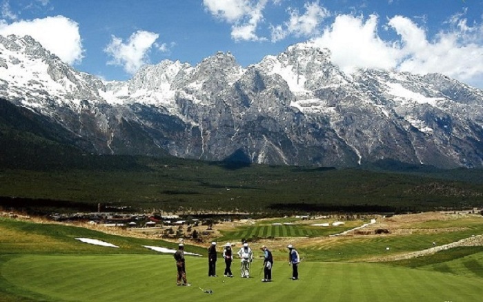 Dragon Snow Mountain - sân golf dài nhất thế giới