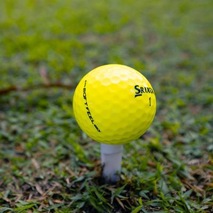 bóng golf màu vàng