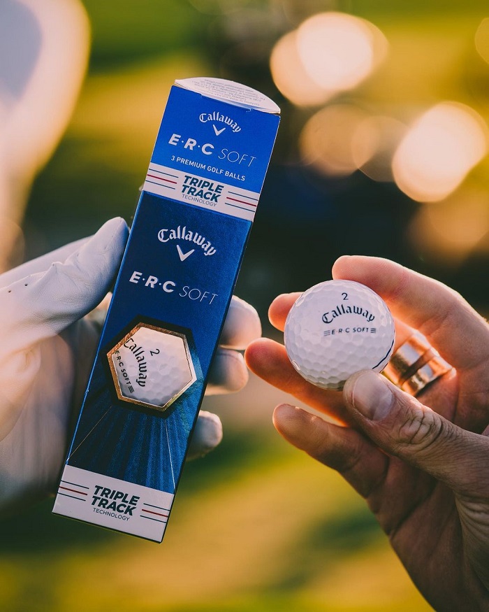 bóng golf Callaway Chrome Soft X có thiết kế vỏ ngoài khá đặc biệt 