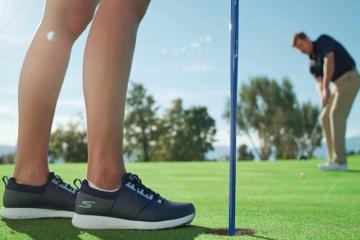 Top thương hiệu giày golf tốt nhất cho đôi chân ngoại cỡ