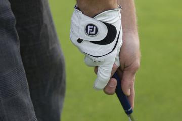 Găng tay golf Footjoy – Sản phẩm chất lượng đến từ thương hiệu hàng đầu